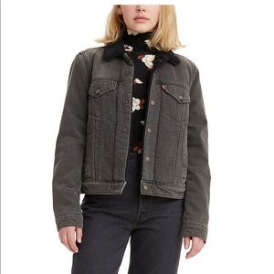 Levi’s Original Sherpa Trucker Jacket size XS
